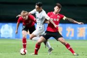 早上6点！中国足球再度陷入争议，国足球迷吐槽：晋级世界杯悬了